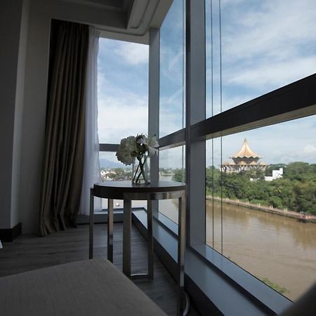 Astana Wing - Riverside Majestic Hotel Kuching Luaran gambar