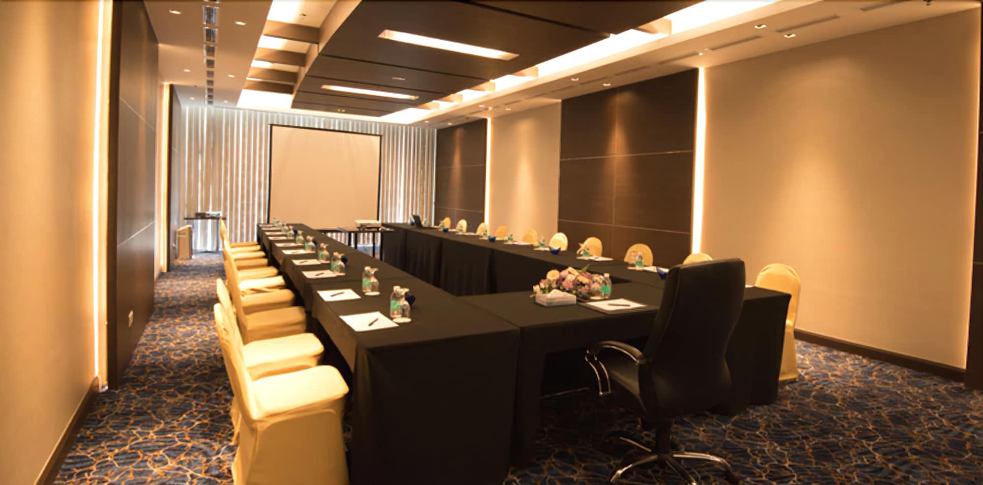 Astana Wing - Riverside Majestic Hotel Kuching Luaran gambar