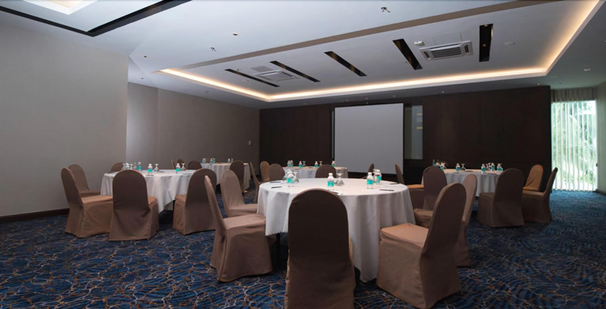 Astana Wing - Riverside Majestic Hotel Kuching Luaran gambar
