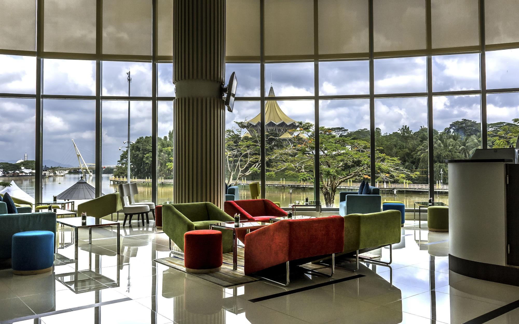 Astana Wing - Riverside Majestic Hotel Kuching Luaran gambar