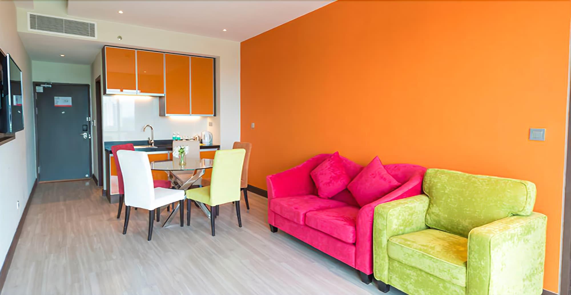 Astana Wing - Riverside Majestic Hotel Kuching Luaran gambar