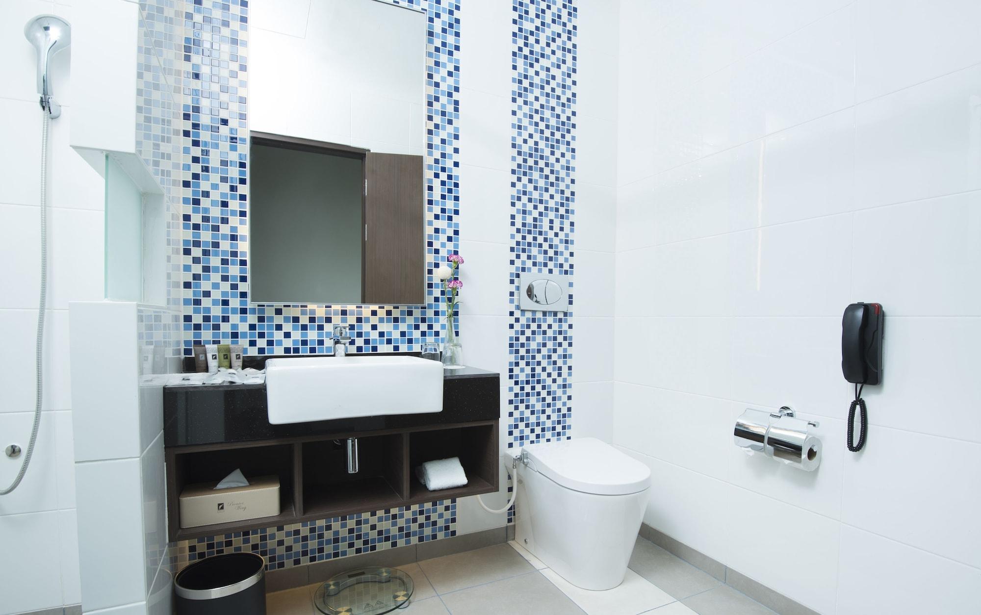 Astana Wing - Riverside Majestic Hotel Kuching Luaran gambar