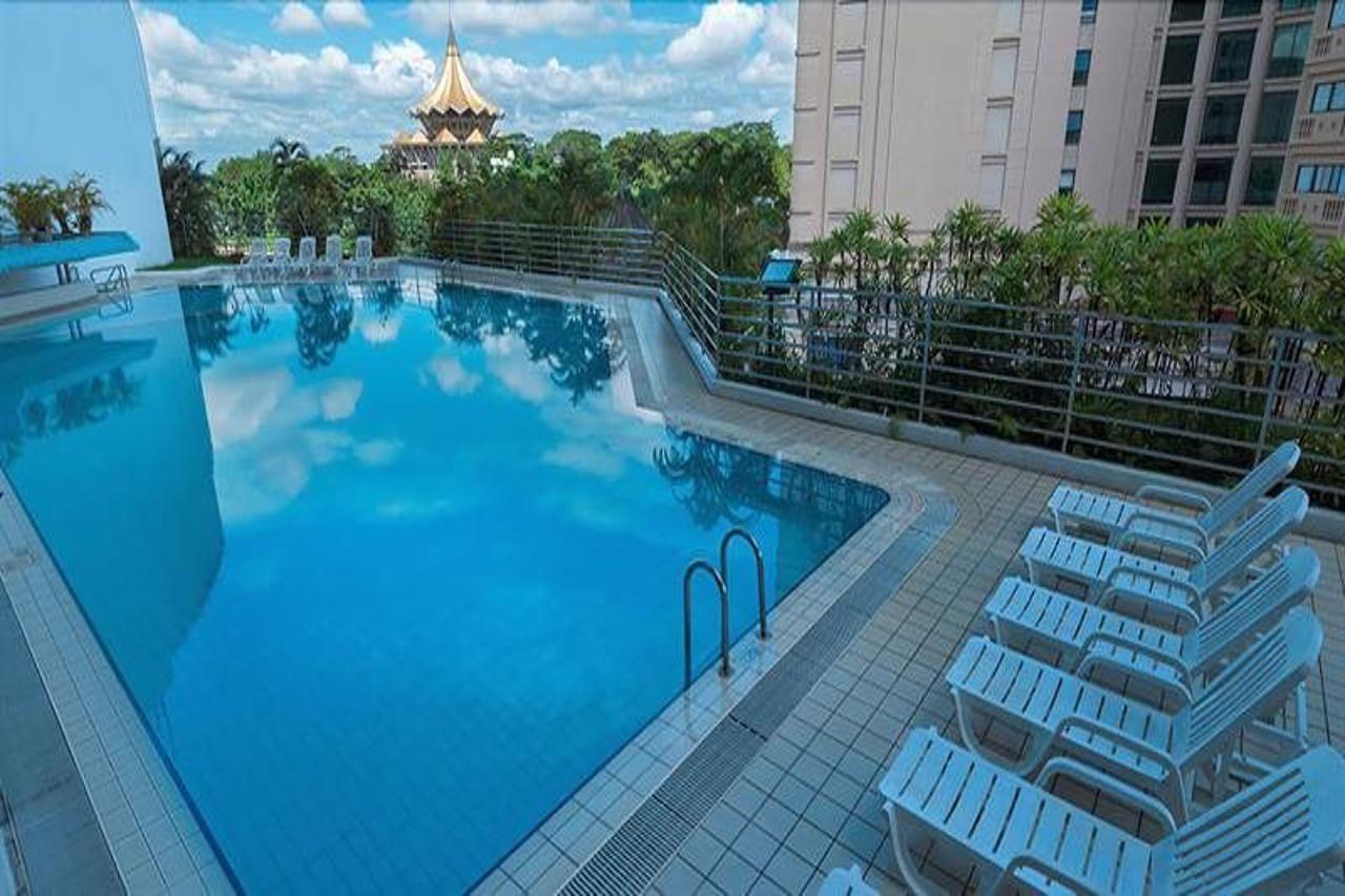 Astana Wing - Riverside Majestic Hotel Kuching Luaran gambar