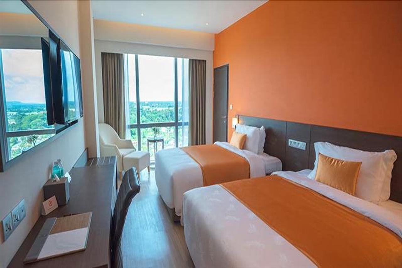 Astana Wing - Riverside Majestic Hotel Kuching Luaran gambar