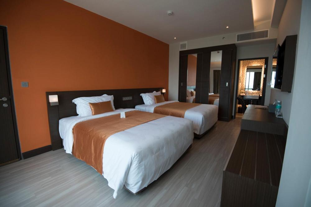 Astana Wing - Riverside Majestic Hotel Kuching Luaran gambar
