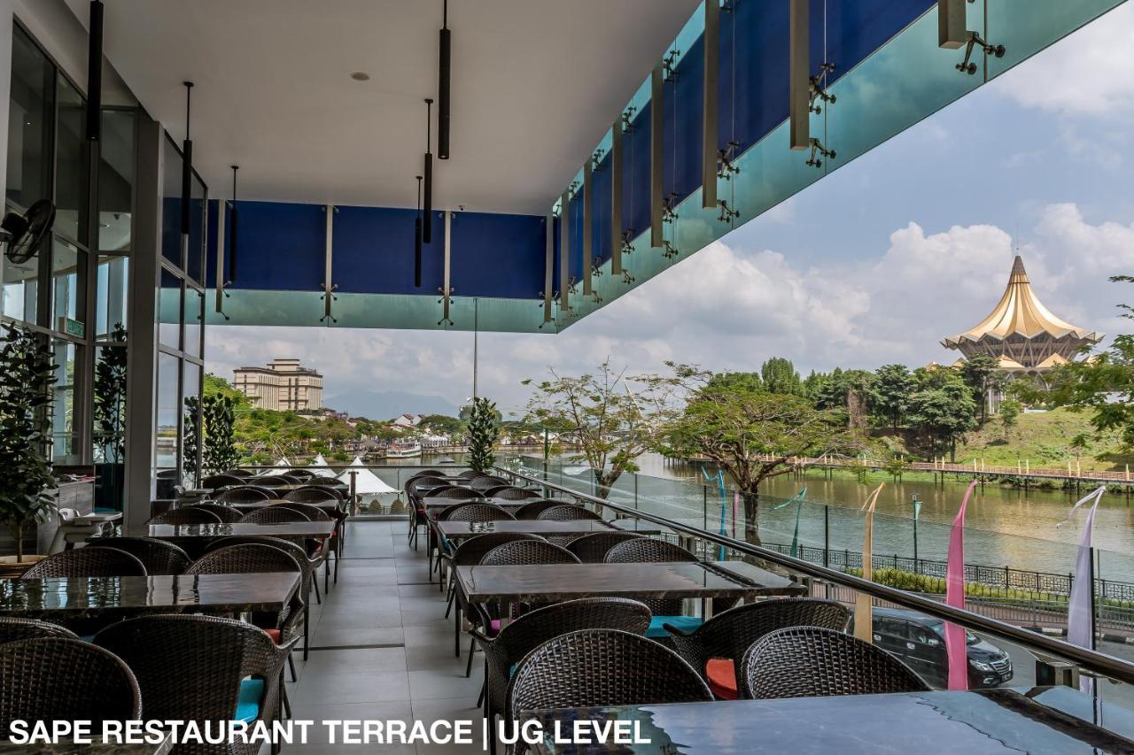 Astana Wing - Riverside Majestic Hotel Kuching Luaran gambar