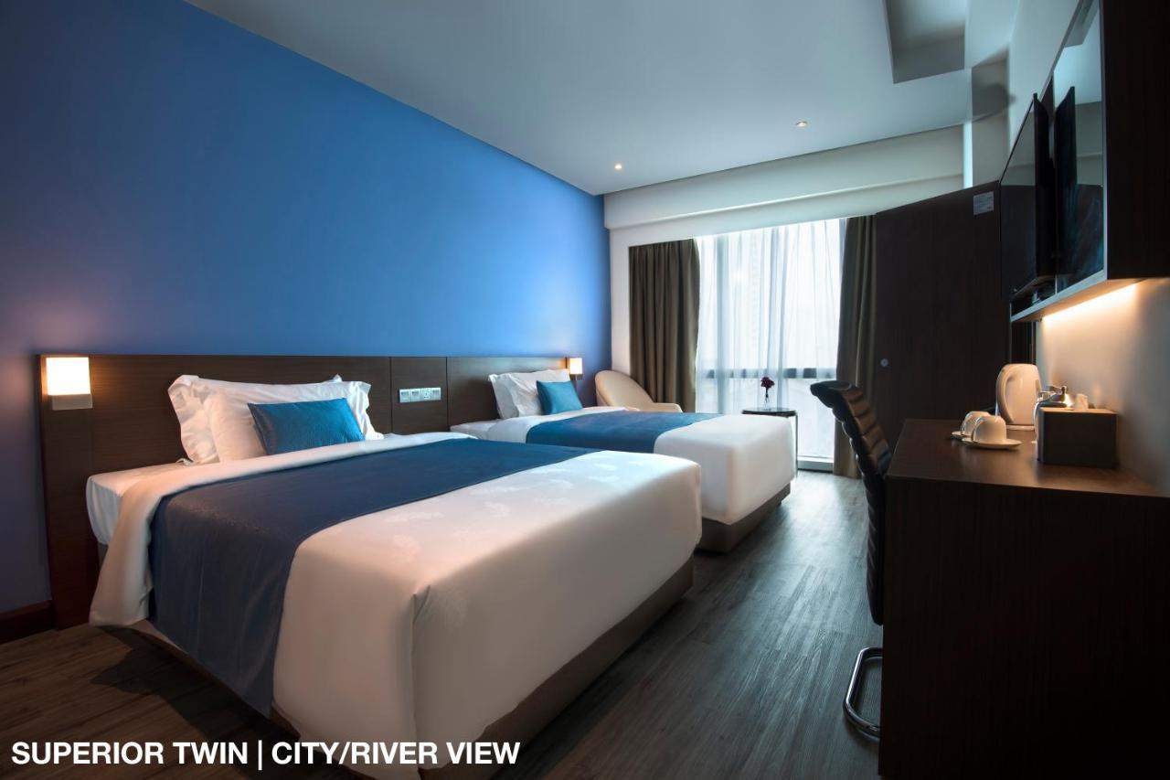 Astana Wing - Riverside Majestic Hotel Kuching Luaran gambar